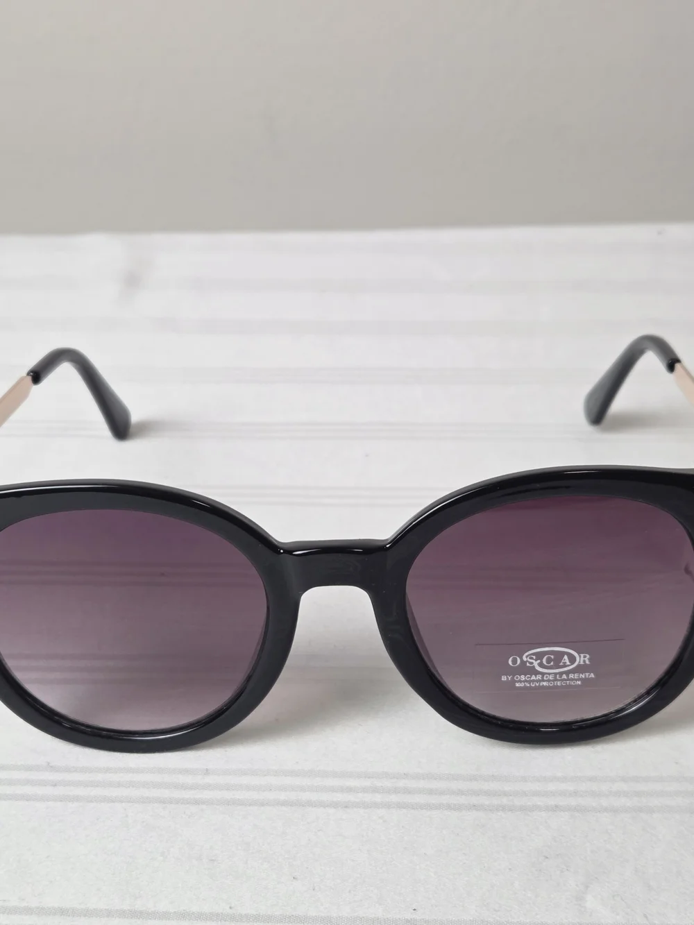 Oscar de la Renta Black Frames with Purple Lenses Sunglasses